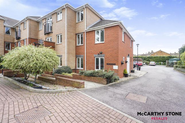 1-bed flat on 12 Olympic Court, Cannon Lane, Luton, £120,000