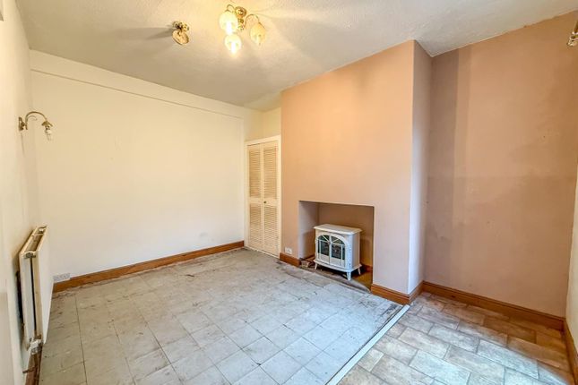 83, Windsor Road, Buxton photo 4