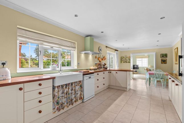 1 Eghams Close, Beaconsfield photo 3