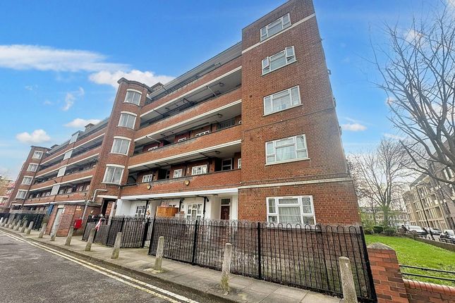 Thumbnail Flat for sale in Bracklyn Court, Wimbourne Street, Shoreditch