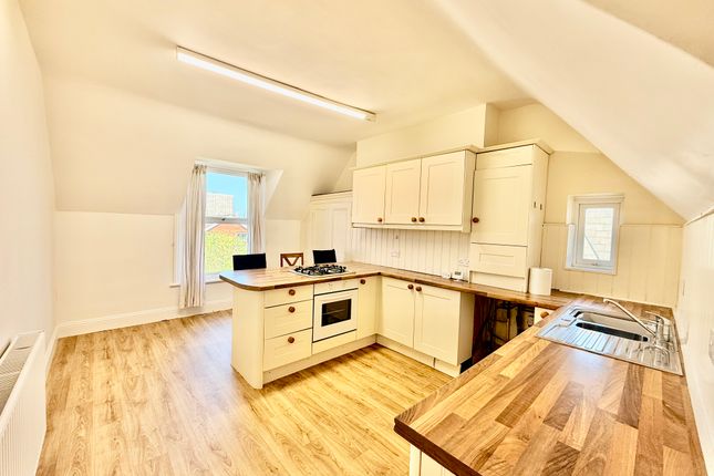2-bed flat on Unknown, SOUTHSEA, £1,300/mo