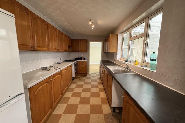 293, Cromwell Road, Peterborough photo 5