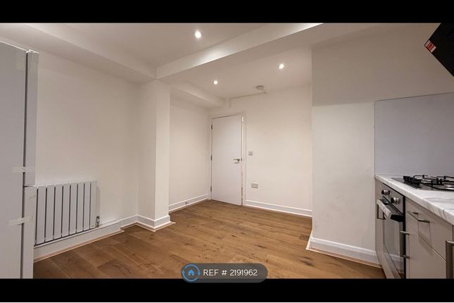 Flat, North End, Croydon photo 2