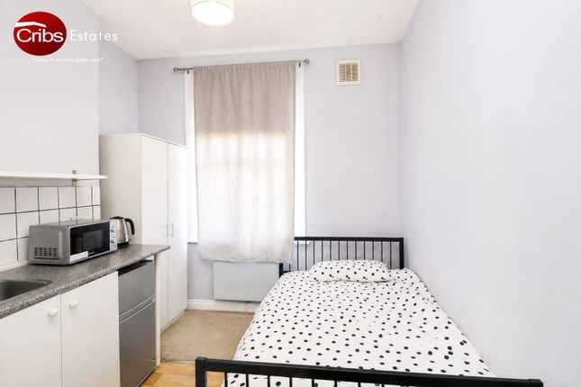 95A Queens Road, London photo 4