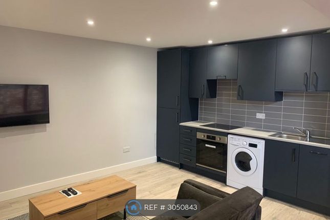 1-bed flat on Market Square, Buckingham, £1,100/mo
