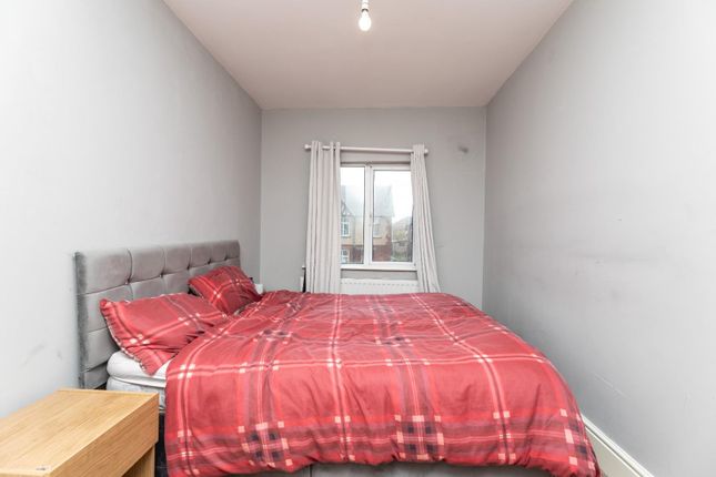 211, Smawthorne Lane, Castleford photo 5
