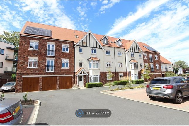 Flat, Hudson House Albany Court, Leigh-On-Sea photo 4