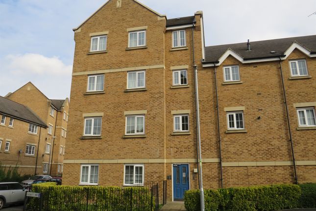Thumbnail Flat for sale in Russett Way, Dunstable