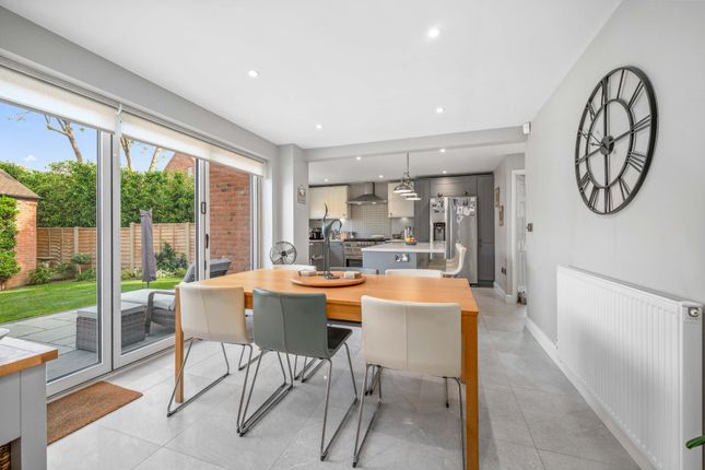 26 St. Peters Way, Stratford-Upon-Avon photo 4