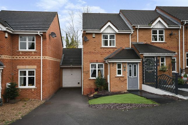 Thumbnail Town house for sale in Mallory Close, Chesterfield