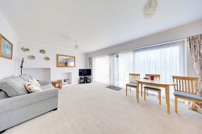 6, Martindale Avenue, Orpington photo 2