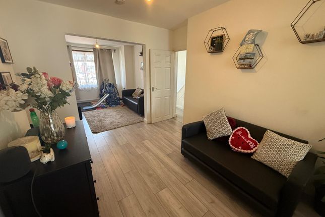 49 Cranford Drive, Hayes photo 4
