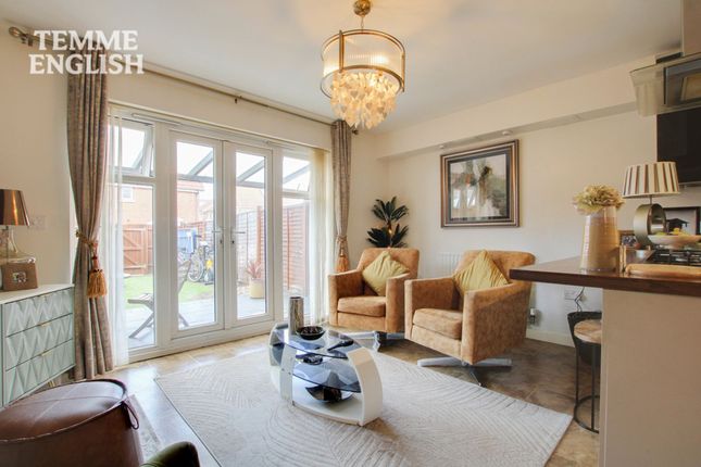 58 School Avenue, Basildon photo 3