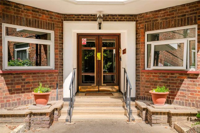 Flat 21, Cromwell Court,, Kingston Hill, Kingston upon Thames photo 2