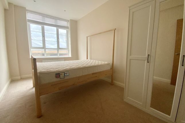 Flat to rent in Western Road, Brighton