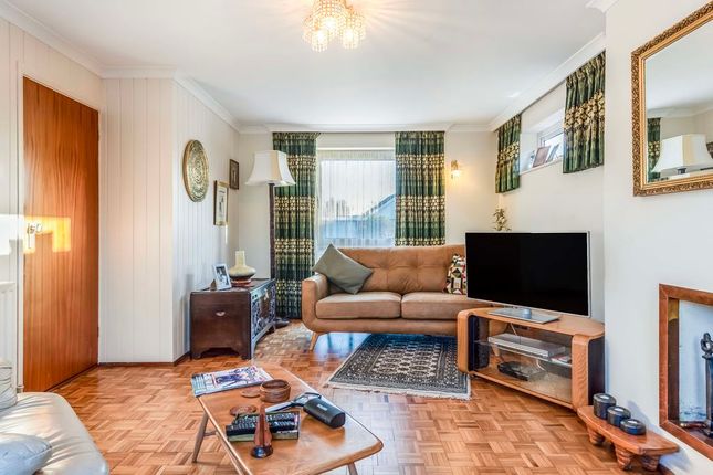 1, Mill Close, Chichester photo 4