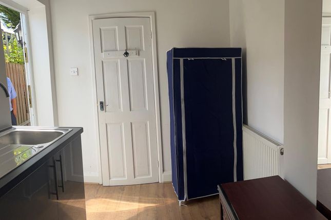 Small Studio Flat In Eastcote