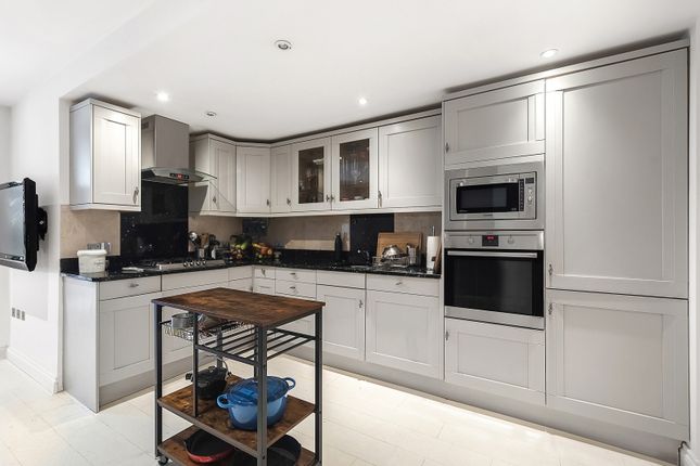 Flat for sale in St. Lukes Road, Westbourne Park