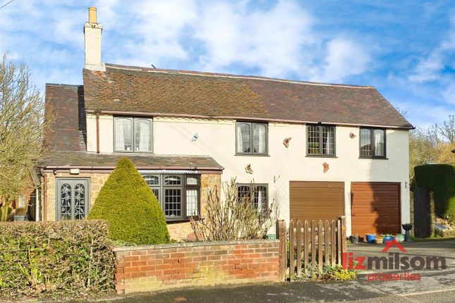 2-bed house on 96, Repton Road, Hartshorne, £200,000