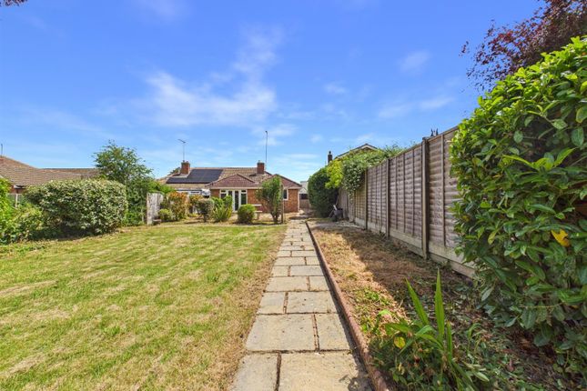 98, Limes Avenue, Aylesbury photo 3
