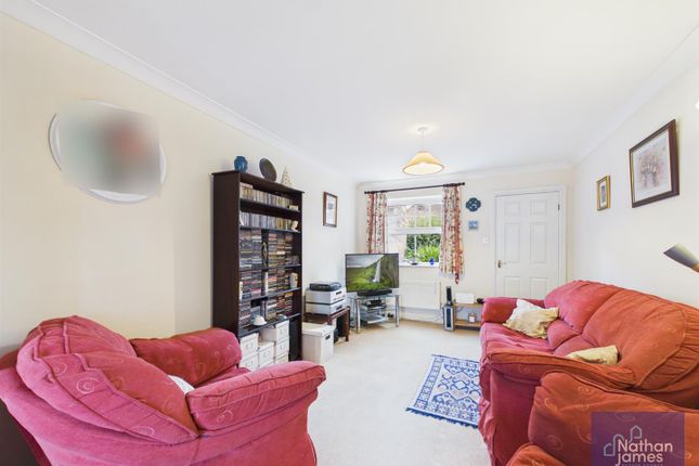 45, Kensington Park, Magor photo 2