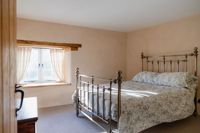 9 Fore Street, Tiverton photo 4