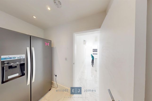 43, Marjorams Avenue, Loughton photo 4