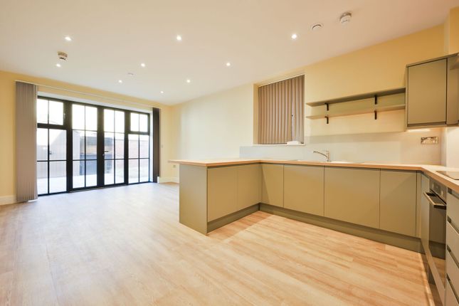 Carlyle Road, Ealing photo 3