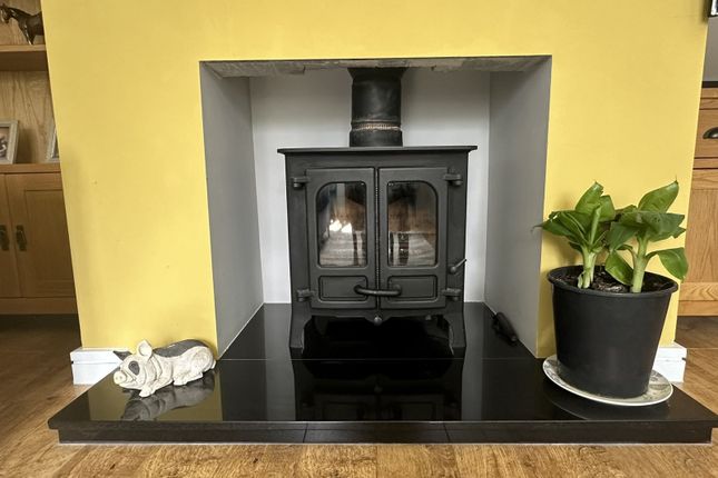 13, Maes Y Cribarth, Ystradgynlais photo 3