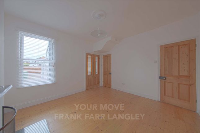 28, Middlegreen Road, Slough photo 3