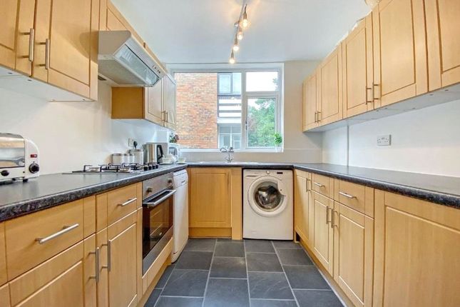 15, Grove Court, Earlsdon photo 5