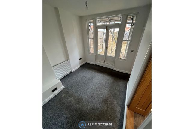 Flat, London Road, King's Lynn photo 3