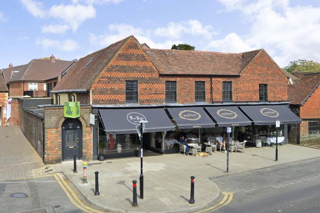 1-bed flat on Flat 2, 99 High Street, Cranleigh, £1,250/mo