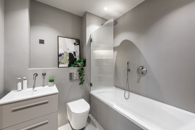 Flat 4 Britannia Lofts 16-26, Banner Street, London photo 4