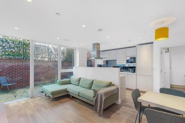 Thumbnail Flat for sale in Clapham Road, Clapham North