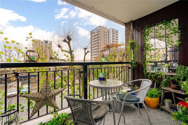 Flat 14, Trellick Tower, 5, Golborne Road, London photo 4