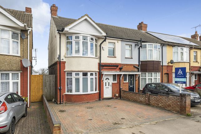 Semi-detached house for sale in Poynters Road, Luton, Bedfordshire