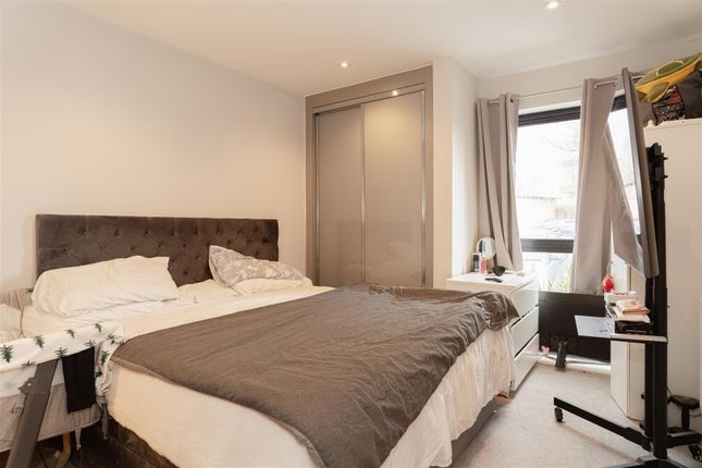 5 The Belvederes, Hornbeam Road, Reigate photo 2
