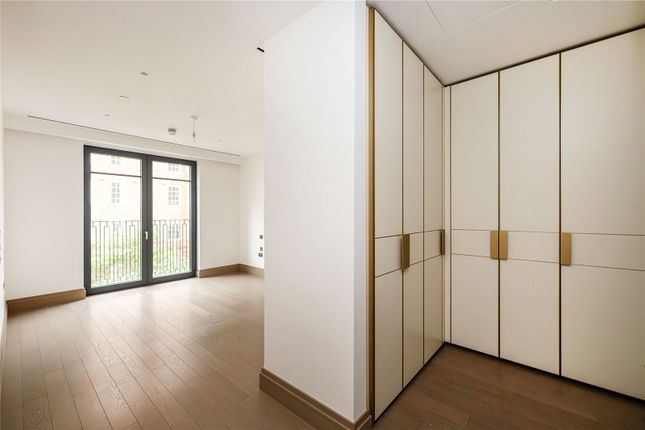 2.04 The Lucan, 2, Lucan Place, London photo 4