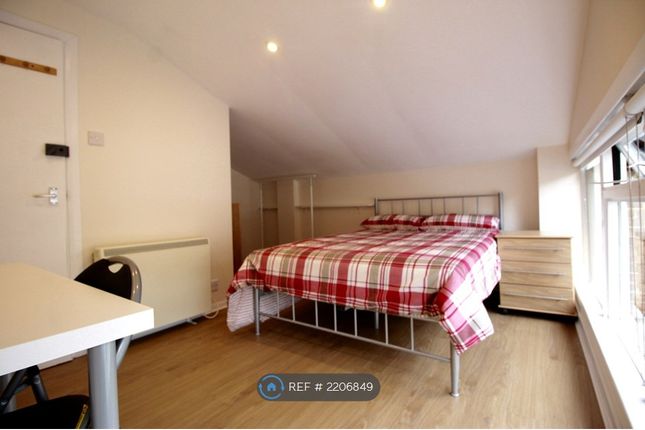 Camden Mews, London photo 4