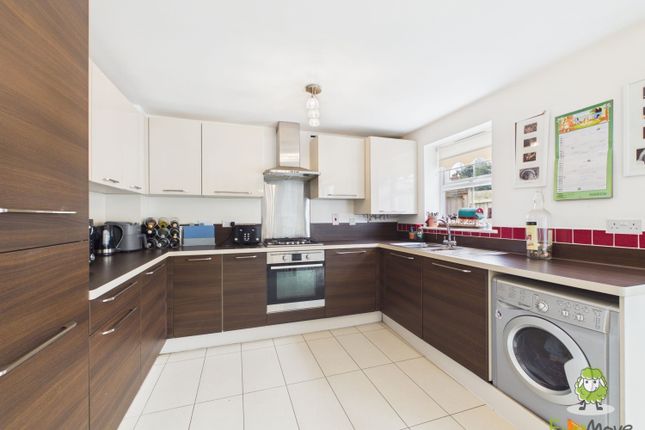 24, Greenfields Lane, Malpas photo 3