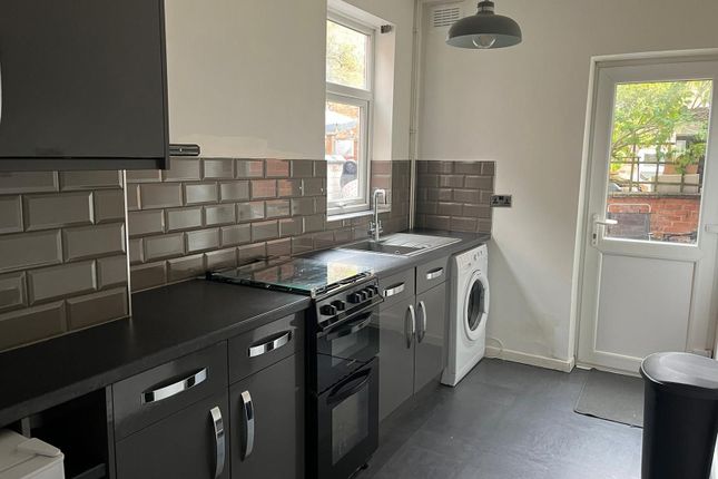 61 Warwick Street, Leicester photo 2
