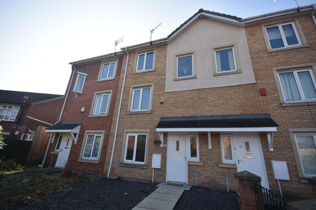 Thumbnail Town house to rent in Sadler Court, Hulme, Manchester, 5Rp.