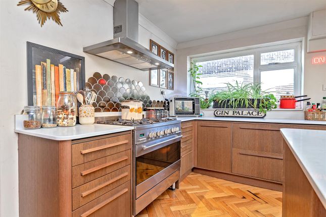 37, Colney Heath Lane, St. Albans photo 4