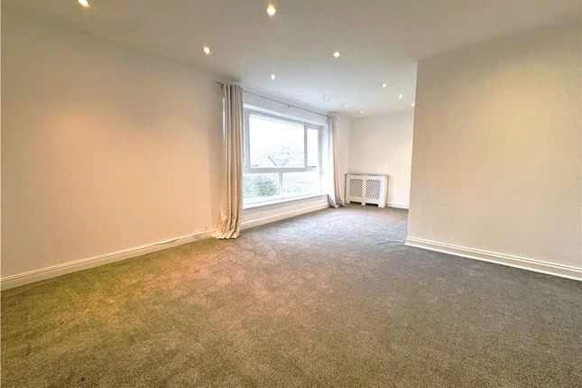 4 Heathermount,, Broad Street, Surrey photo 2