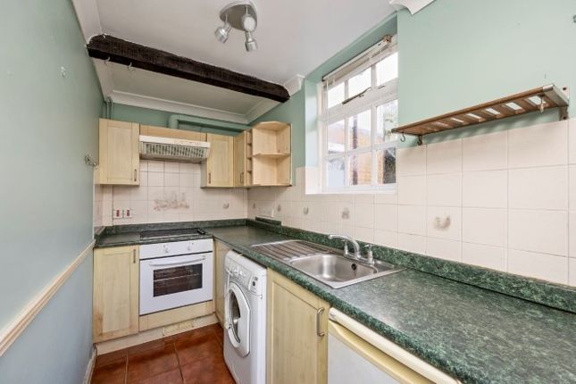 Hall House, High Street, Uckfield photo 4