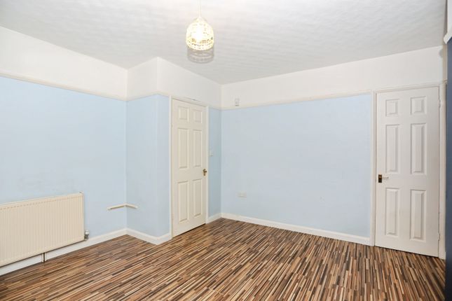 Flat 1/Chevening House, Chipperfield Road, Orpington photo 4