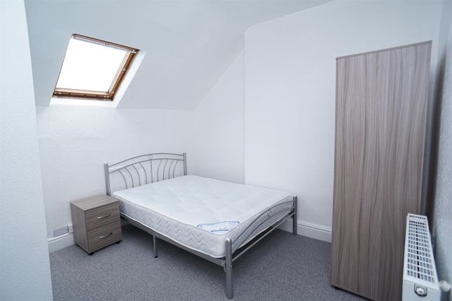 Flat to rent in Toyne Street, Crookes, Sheffield