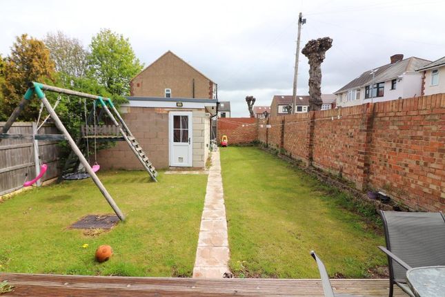 Property for sale in St Monicas Avenue, Luton, Bedfordshire