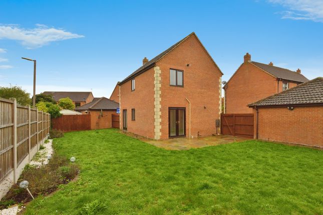 38, Clare Croft, Milton Keynes photo 2